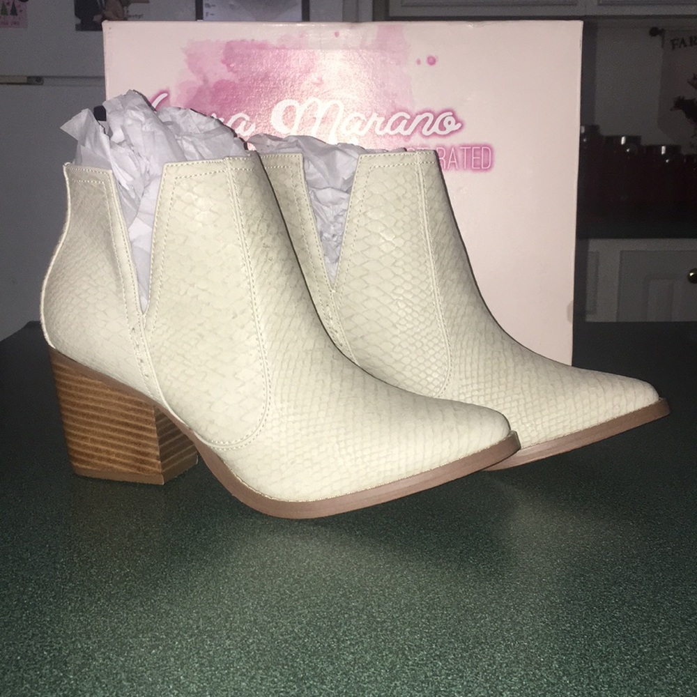 Snip-Toe Booties - Picture 1 of 3
